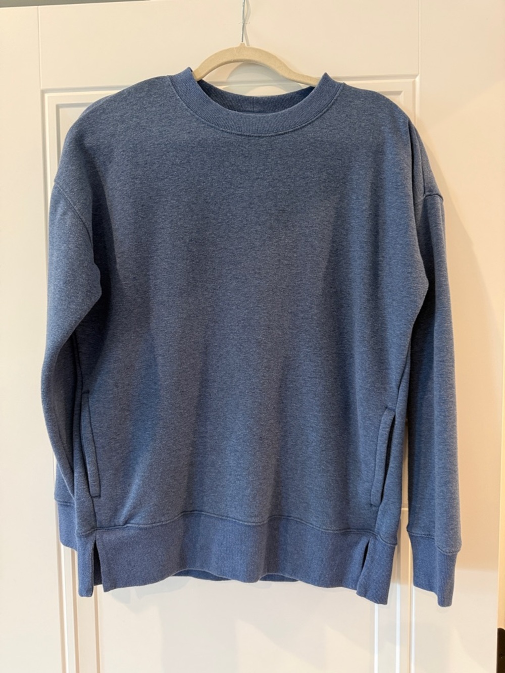 Zella Women's Crewneck Sweatshirt in Heather Blue